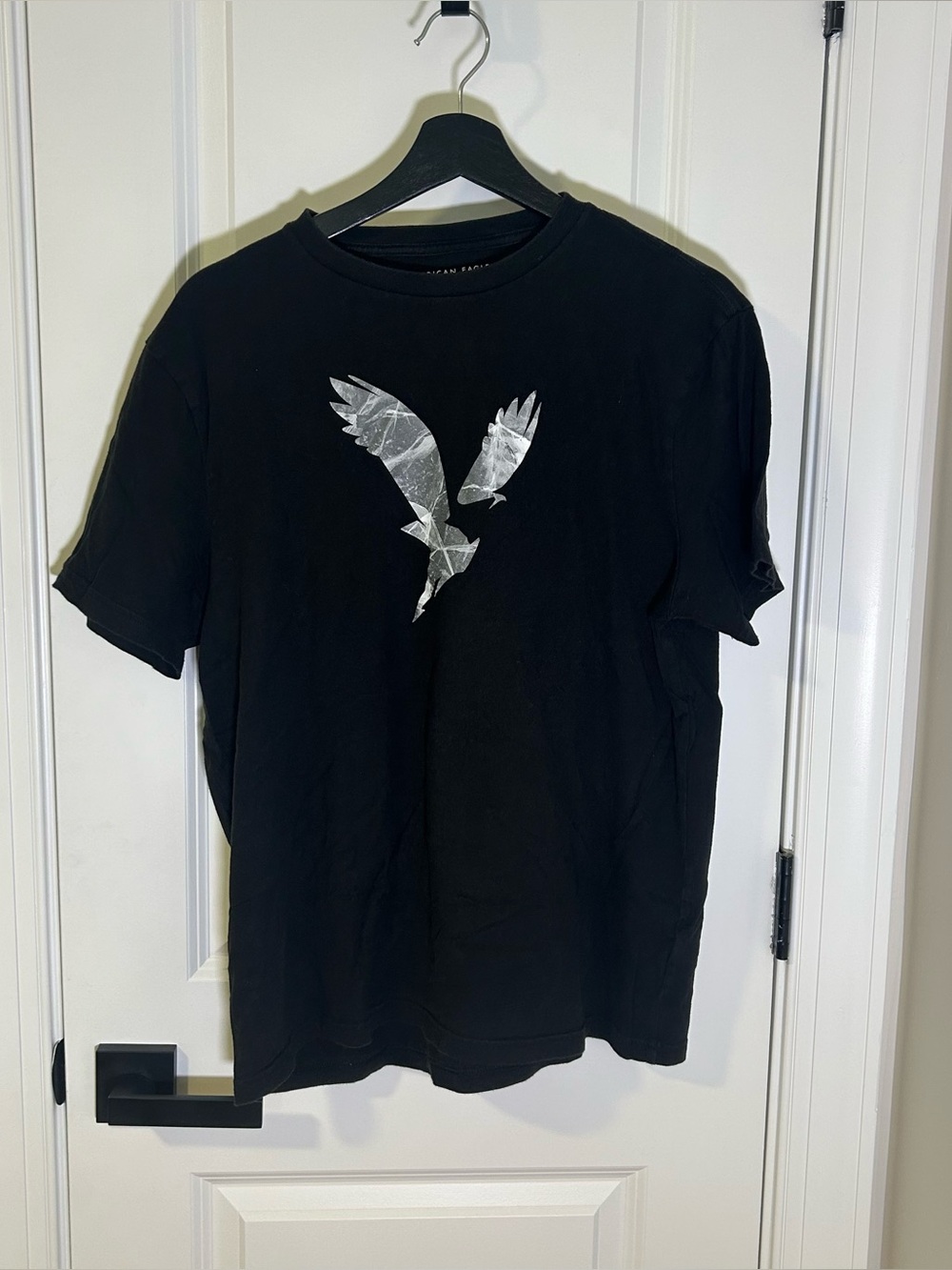American Eagle Men’s Black Graphic Logo Super Soft Standard Fit Sz L